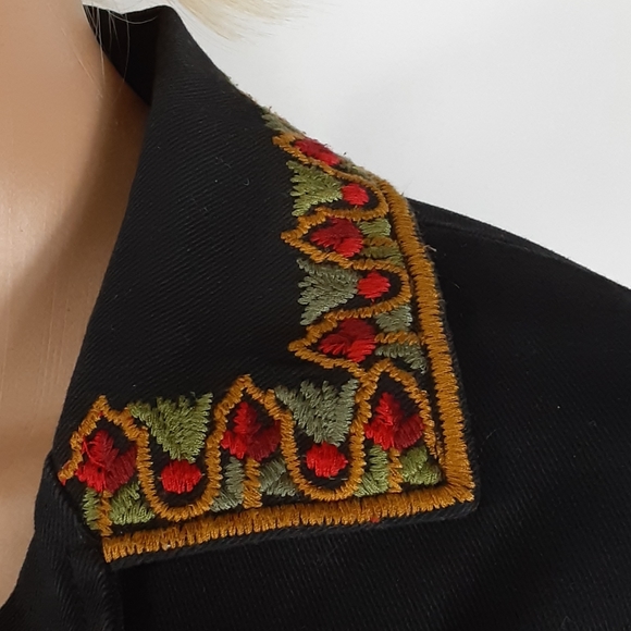 WE Floral Embroidered Black Jacket EUC - Picture 7 of 16